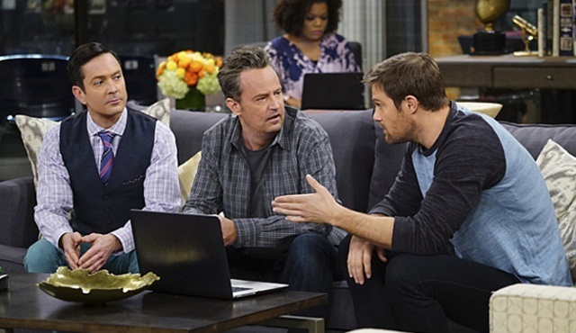 CBS The Odd Couple'ın sezonunu uzatmama kararı aldı
