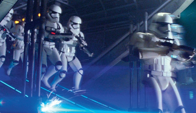 Star Wars: Bölüm VII - Güç Uyanıyor filminden yeni kareler geldi
