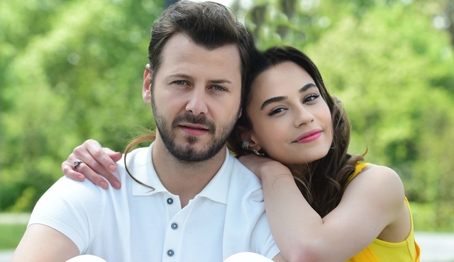 Kazara Aşk dizisinin afişi yayınlandı!