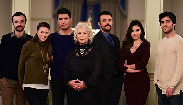 Star TV'nin yeni dizisi 'İstanbullu Gelin'in yayın tarihi belli oldu!