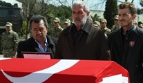 Söz: Ey bu topraklar için toprağa düşmüş asker!