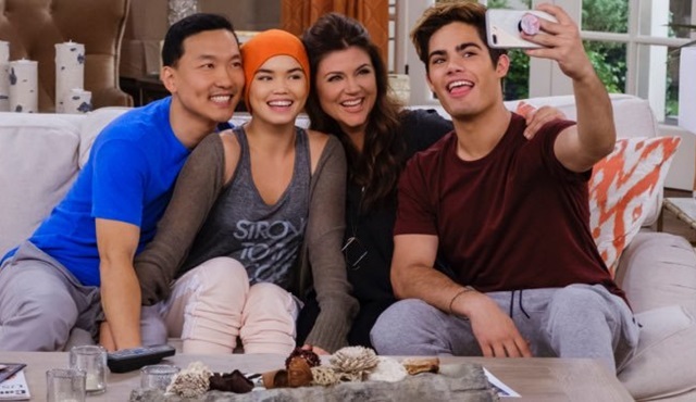 Netflix'in yeni komedisi Alexa & Katie 23 Mart'ta başlıyor