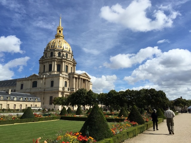 Çok Gezenti - Paris