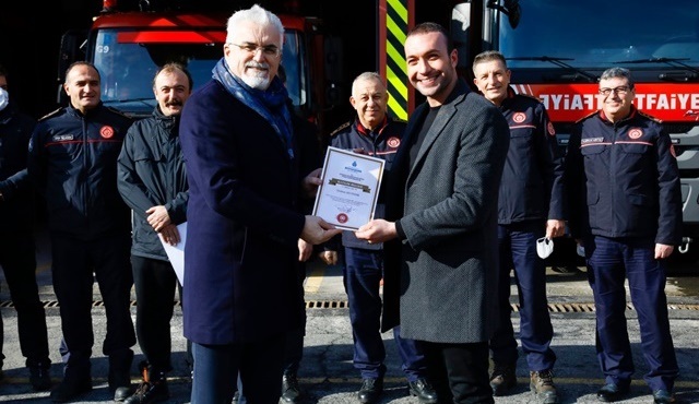 Kırmızı Kamyon ekibi dizi için itfaiyecilerden eğitim aldı!