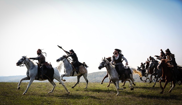 REYTİNG: Diriliş Ertuğrul dizisinden yeni bir reyting rekoru daha geldi!