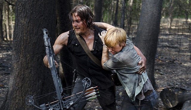 The Walking Dead 6. sezona kaldığı yerden FX’te devam ediyor
