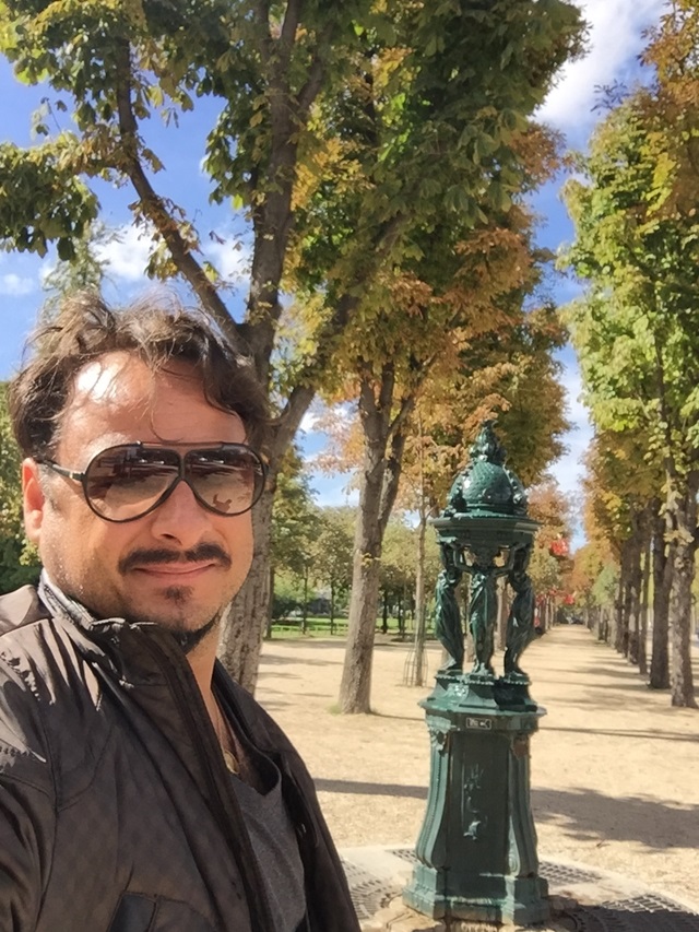 Çok Gezenti - Paris