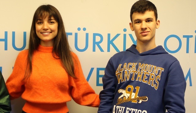 Damla Colbay, Tohum Otizm Vakfı’nın okulunu ziyaret etti!