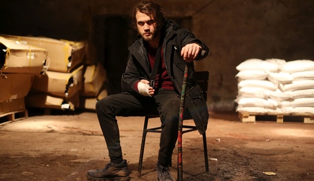 İçerde'de Mert çocukluk yıllarını mahveden adamla yüzleşiyor!