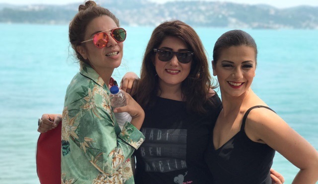 Yeşim Ceren Bozoğlu, ‘Hadi Ben Kaçtım’ kitabının tanıtımı için yönetmenlik yaptı!