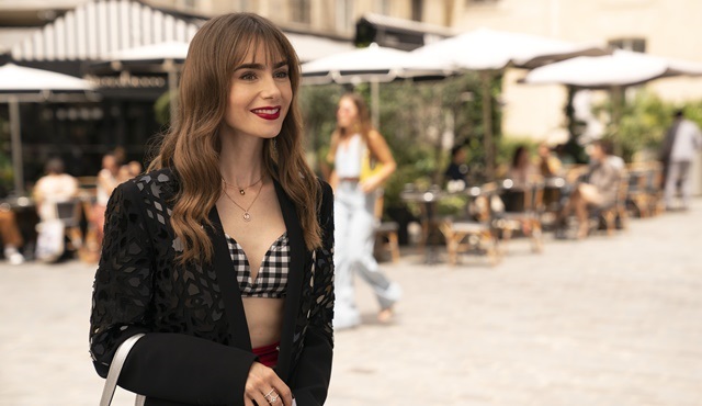 Netflix, Emily in Paris'in heyecanla beklenen üçüncü sezonundan ilk görselleri paylaştı