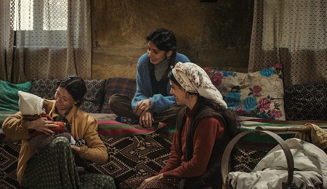 Emin Alper'in yönettiği Kız Kardeşler filmi sadece BluTV'de!