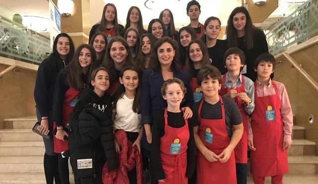Aslıhan Gürbüz, Tohum Otizm Vakfı'nın yılbaşı etkinliğine katıldı!