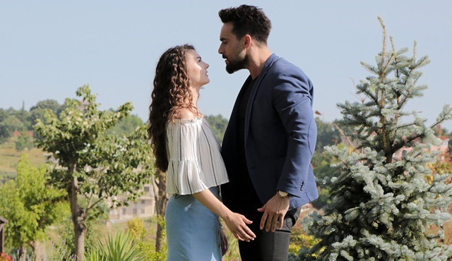 Şahane Damat | Mehmet dragged into Melike's love-game