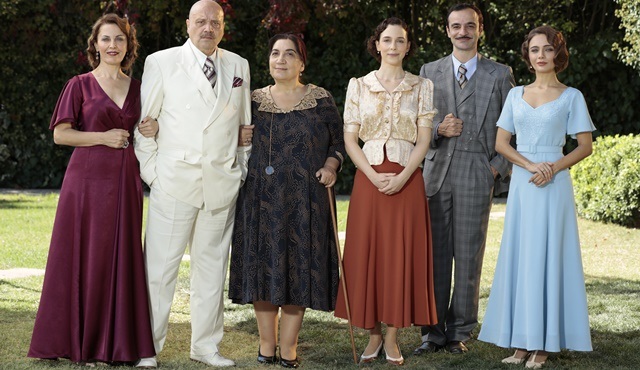 Aziz dizisinden Payidar ailesinin fotoğrafı paylaşıldı!