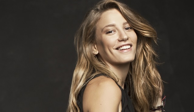 Bi' Kahve 2 Sohbet'ten Serenay Sarıkaya geçti!