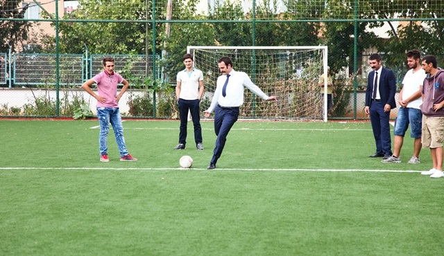 “Kertenkele” dizisinin set arasında futbol keyfi!