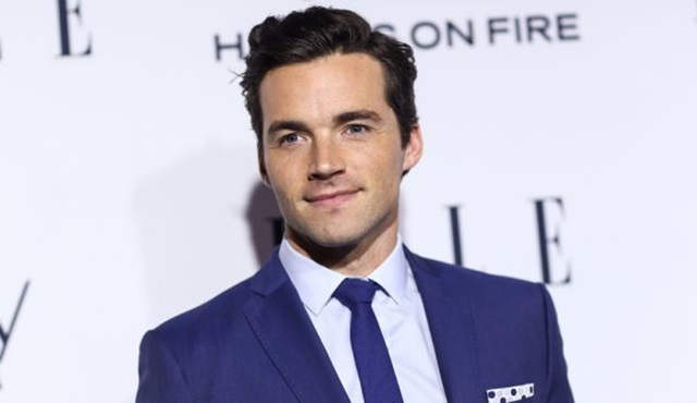 Ian Harding, Chicago Med dizisinin kadrosuna katıldı