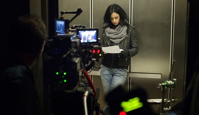 Jessica Jones dizisinden yeni fotoğraflar geldi