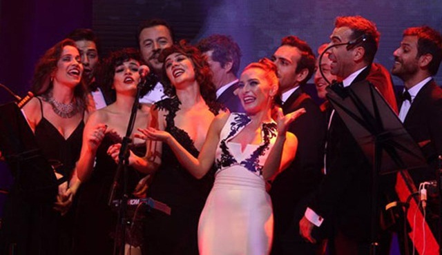 Şarkılarla Filmler Konseri 20 bin çocuğa umut oldu