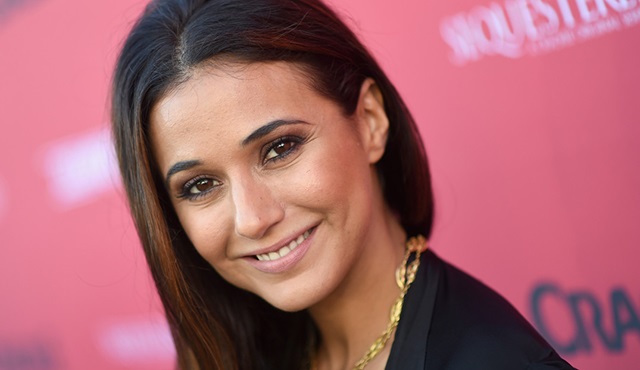Emmanuelle Chriqui, The Grinder'e konuk olacak