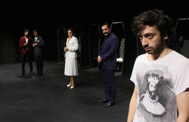 Fanilalı Hamlet olmaz