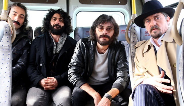 Tehlikeyle Flört filmi Fox Türkiye'de ekrana geliyor!