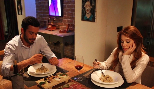 Kiralık Aşk: Yine Defne yaptı yapacağını...