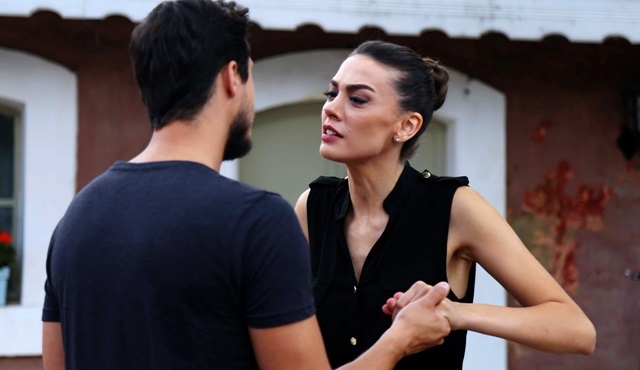 Sen Benimsin: Nağme tries to open Ejder’s eyes