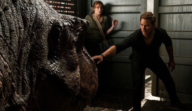 Jurassic World'ün yeni filmi de 2022'ye ertelendi