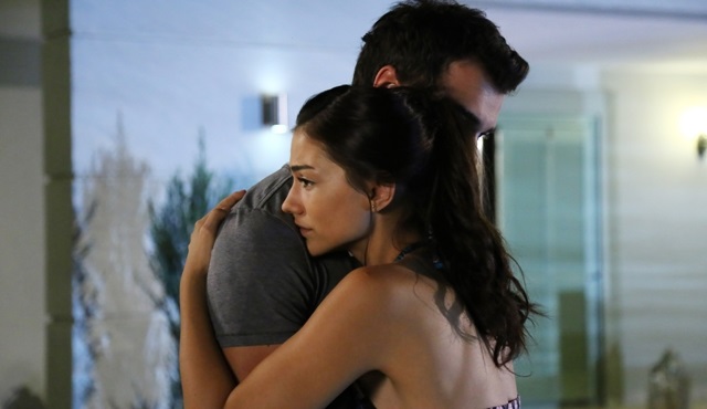 Çilek Kokusu: Burak’s decision to breakup with Çağla causes a stir