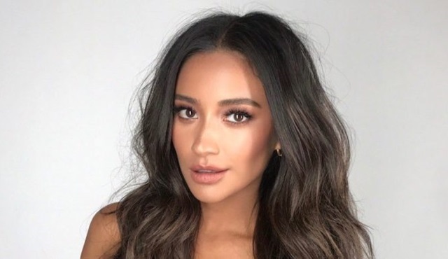 Shay Mitchell, Dollface dizisinin kadrosuna katıldı