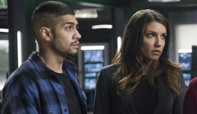 Arrow'un iki oyuncusu ana kadro statüsüne yükseldi