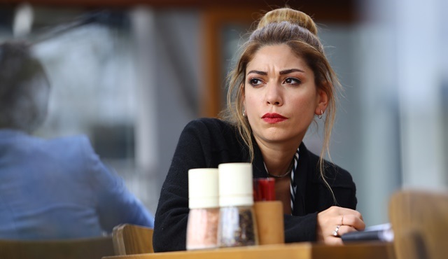 O Hayat Benim | Efsun's marriage is falling apart 