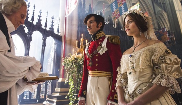 ITV kanalı dizisi Victoria üçüncü sezon onayı aldı