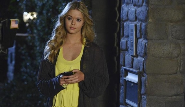 Çirkin sırları olan tatlı bir kıza asla güvenme!