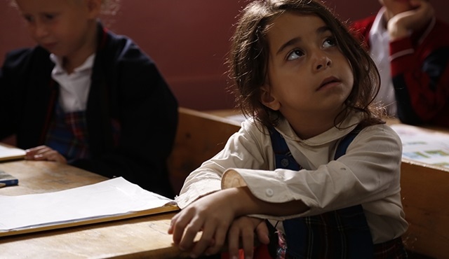 Bana anneliğin resmini çizebilir misin Abidin?