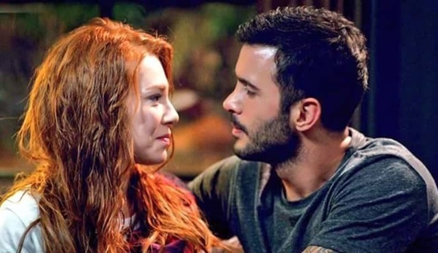 Kiralık Aşk: Defne gives her answer to the proposal