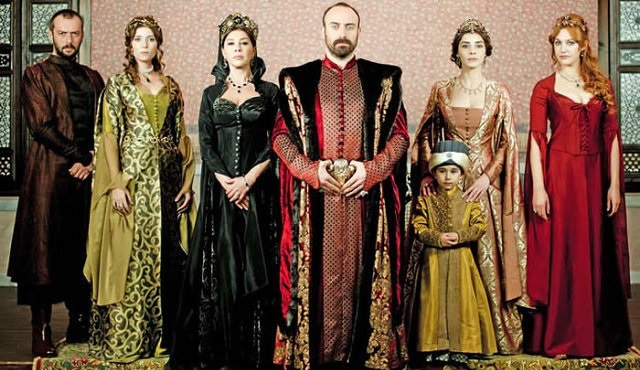 Diziciyiz ezelden, hiç bir şey kaçmaz izleyiciden!