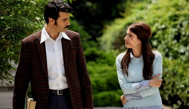Ellerini bana verecek misin? *