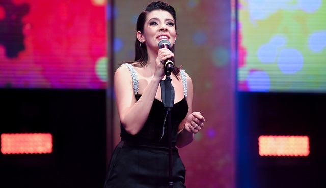 Benimle Söyle yarışmasına bu hafta Selin Şekerci konuk oluyor!