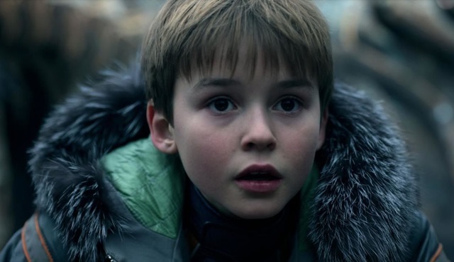 Robinson ailesi sizi Netflix dizisi Lost in Space'in kamera arkasına götürüyor!