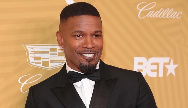 Jamie Foxx, Netflix dizisi Dad Stop Embarrassing Me'nin kadrosunda