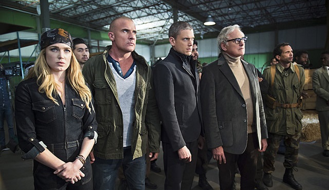 Legends of Tomorrow: Tarihin en kıytırık kahramanları yan yana!