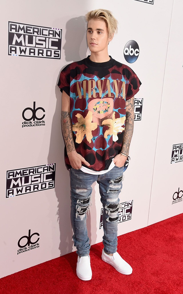 Amerikan Müzik Ödülleri'nde hangi ünlü ne giydi?