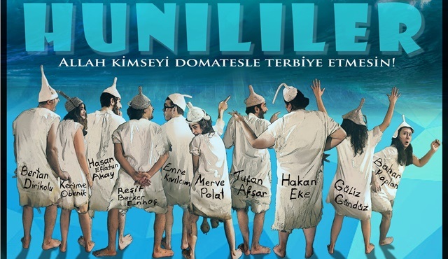 Yiğit Özgür’ün Hunililer'i, Ezel Akay yönetmenliğinde tiyatro sahnesine çıkıyor!