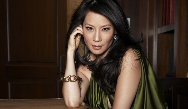 Lucy Liu yönetmenliğe soyunuyor!