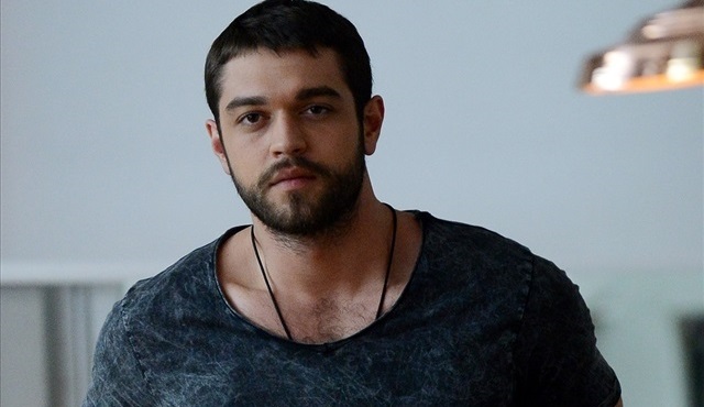 Furkan Andıç'a İyilik Melekleri Derneği'nden ödül!