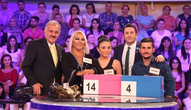 Safiye Soyman ve Faik Öztürk Ilker Ayrık’la Var Mısınız Yok Musunuz’da!