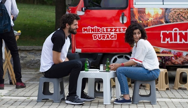 Sosyal TV | Seviyor Sevmiyor sosyal medyada da birinci!